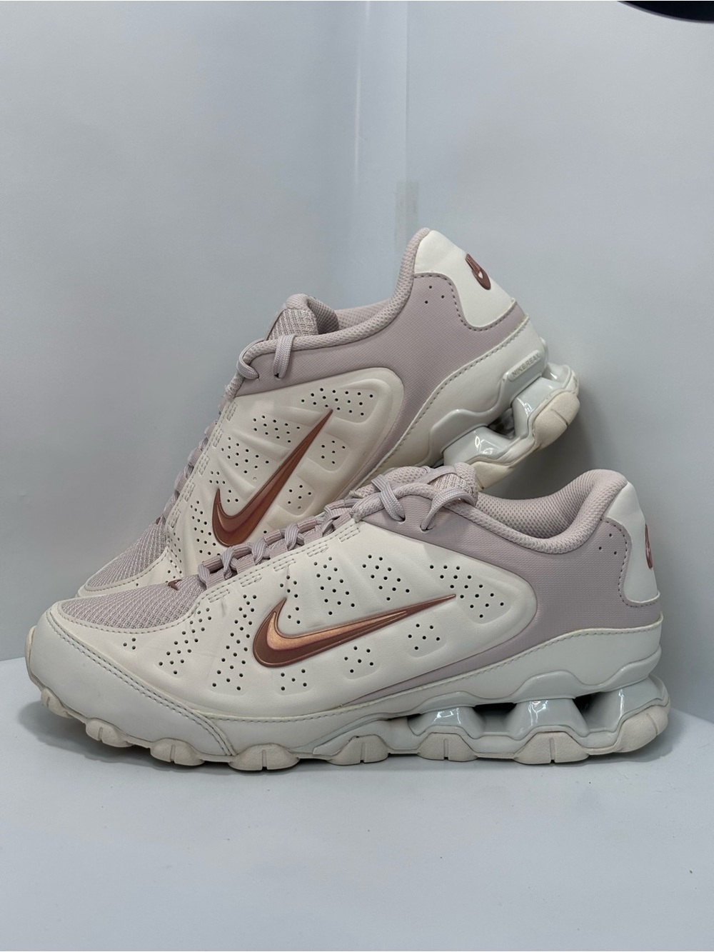 Nike Women's Size 7.5 Reax 8 SL Off White/Rose Gold Sneaker IR1458-105